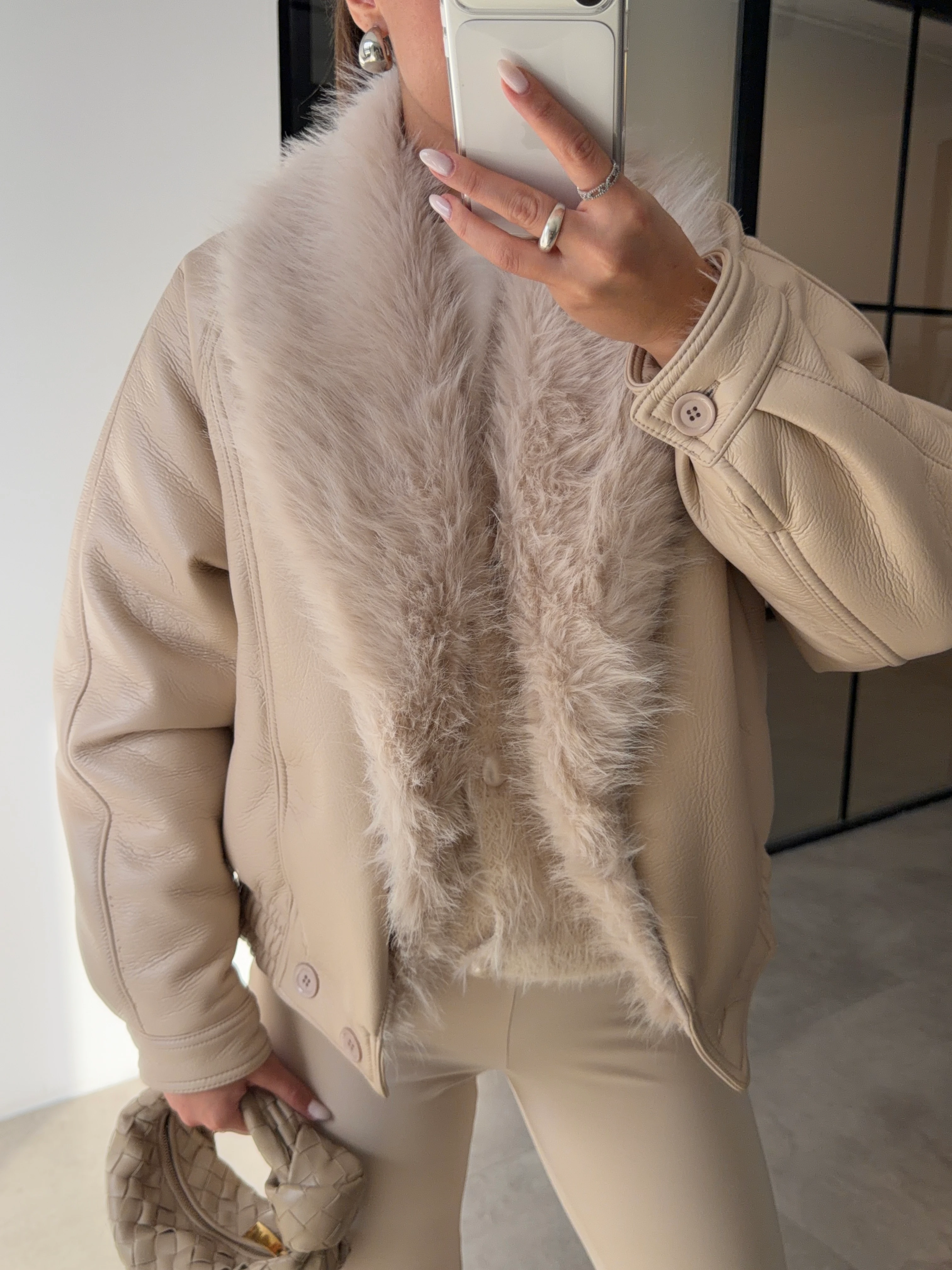 YAKASI KÜRKLÜ EKRU DERİ CEKET