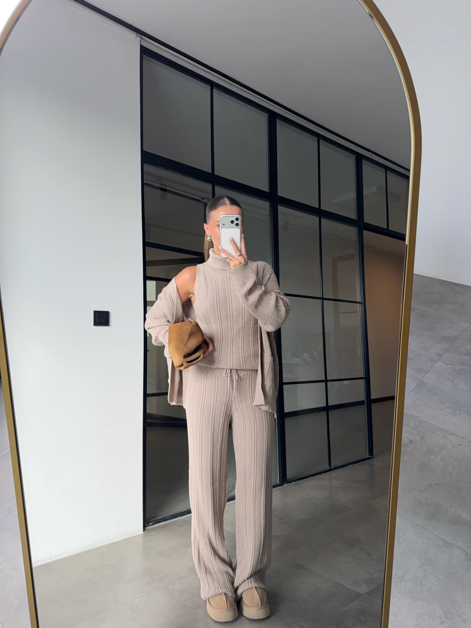 BOĞAZLI DESENLİ 3'LÜ TAŞ RENGİ TRİKO TAKIM