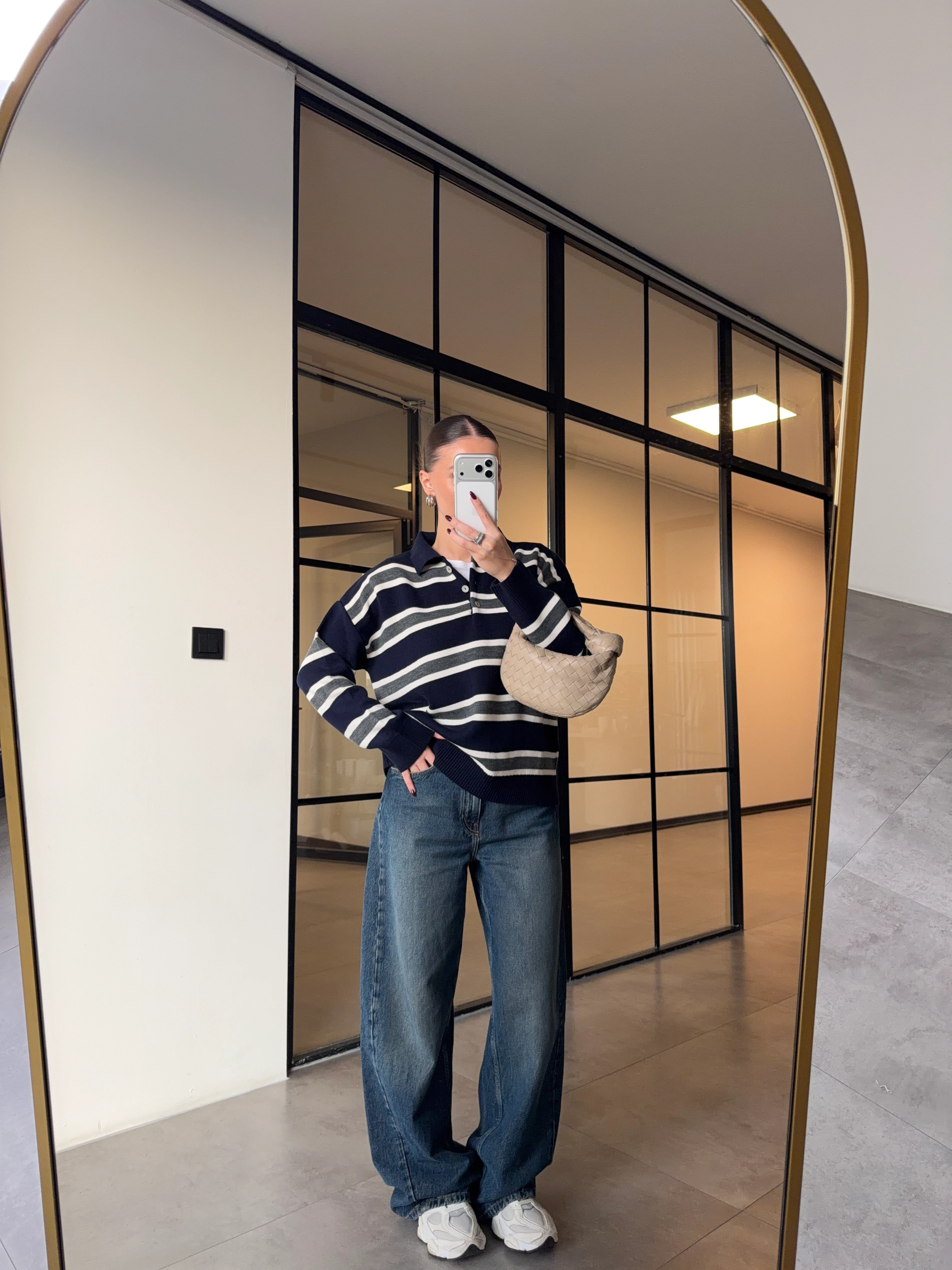 POLO YAKA LACİVERT-KREM ÇİZGİLİ KAZAK