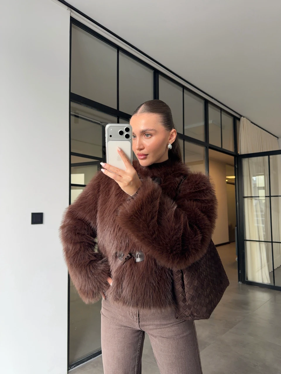 DERİ AKSESUARLI CROP KÜRK