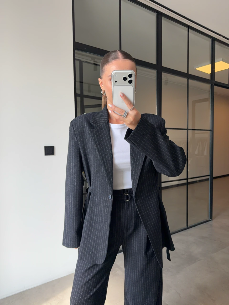 KEMER DETAYLI ÇİZGİLİ LACİVERT CEKET PALAZZO TAKIM