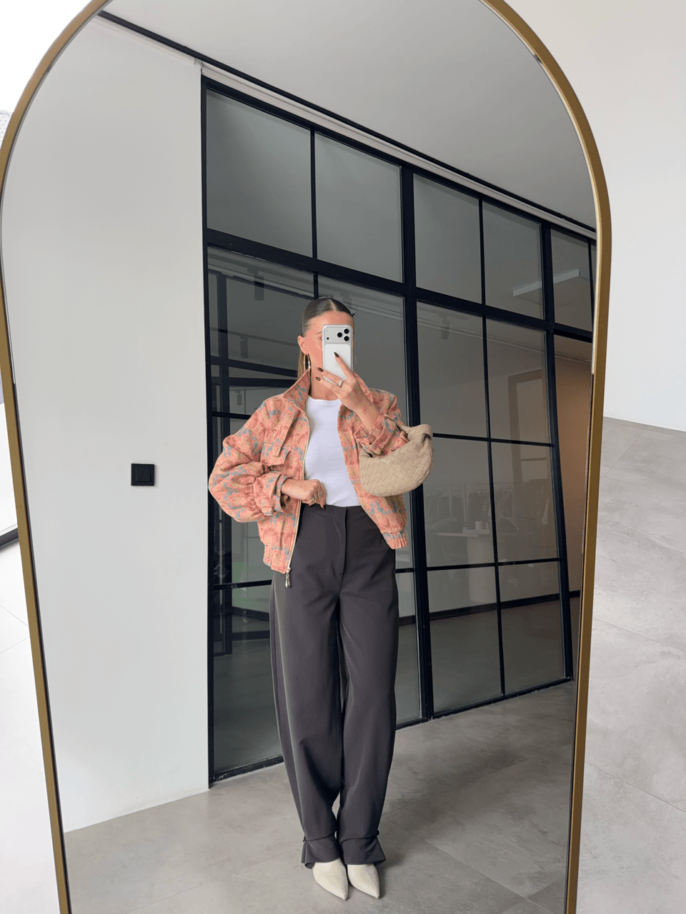 PAÇASI DÜĞME DETAYLI KOYU KAHVE PANTOLON