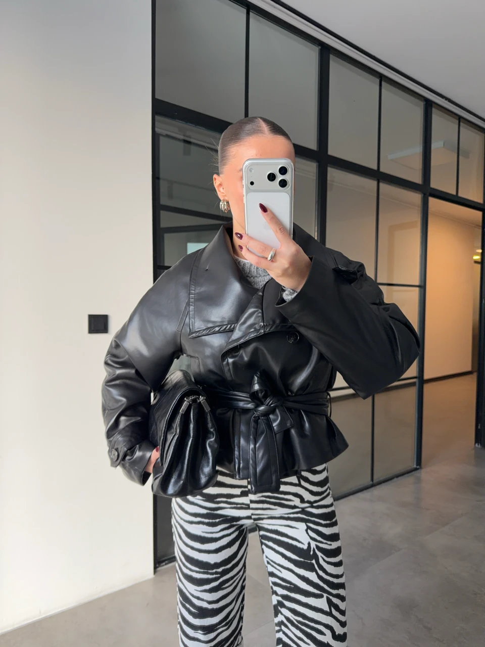 DİK YAKA DERİ KISA TRENÇKOT