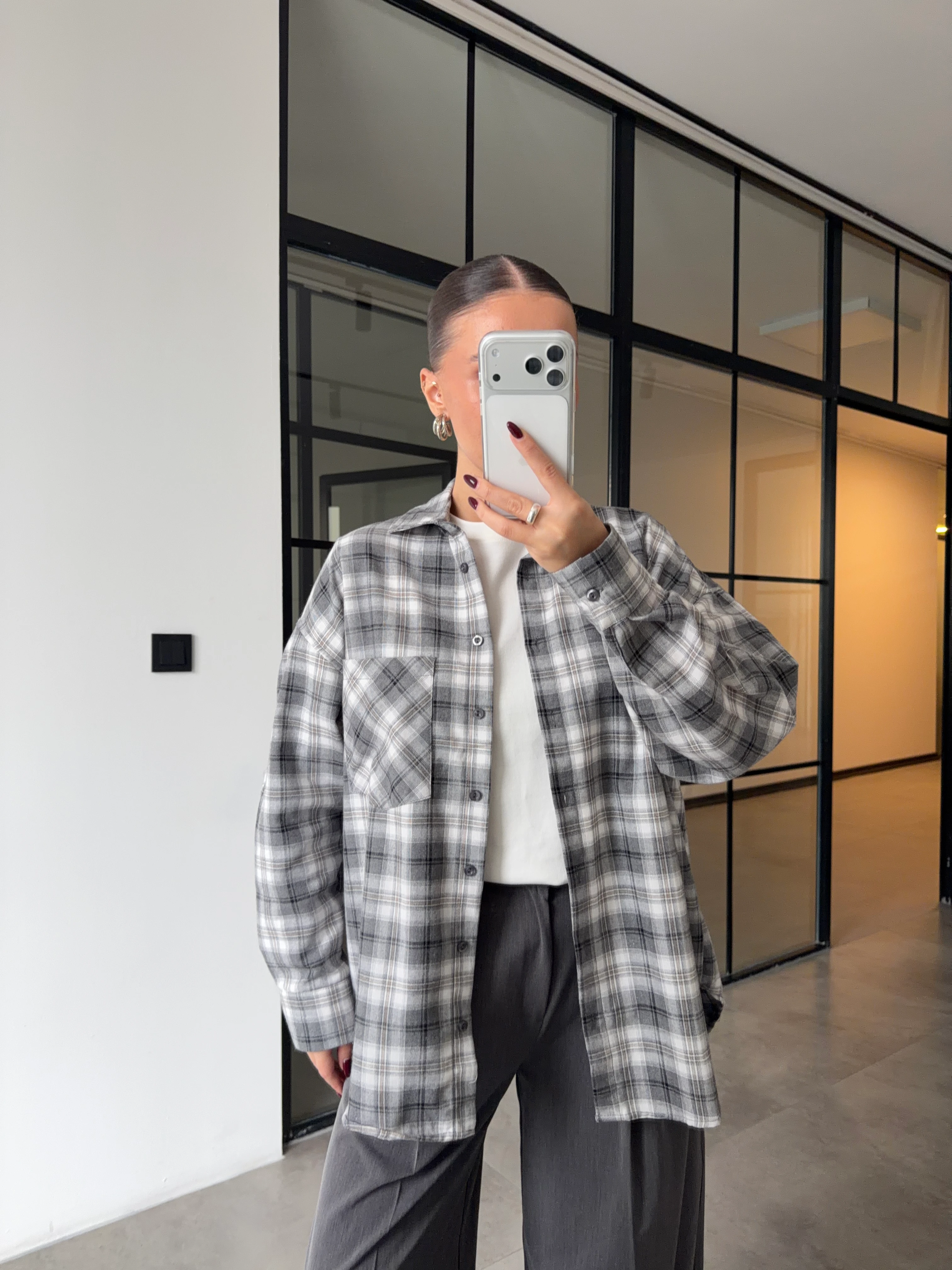 TEK CEPLİ GRİ EKOSE ODUNCU GÖMLEK