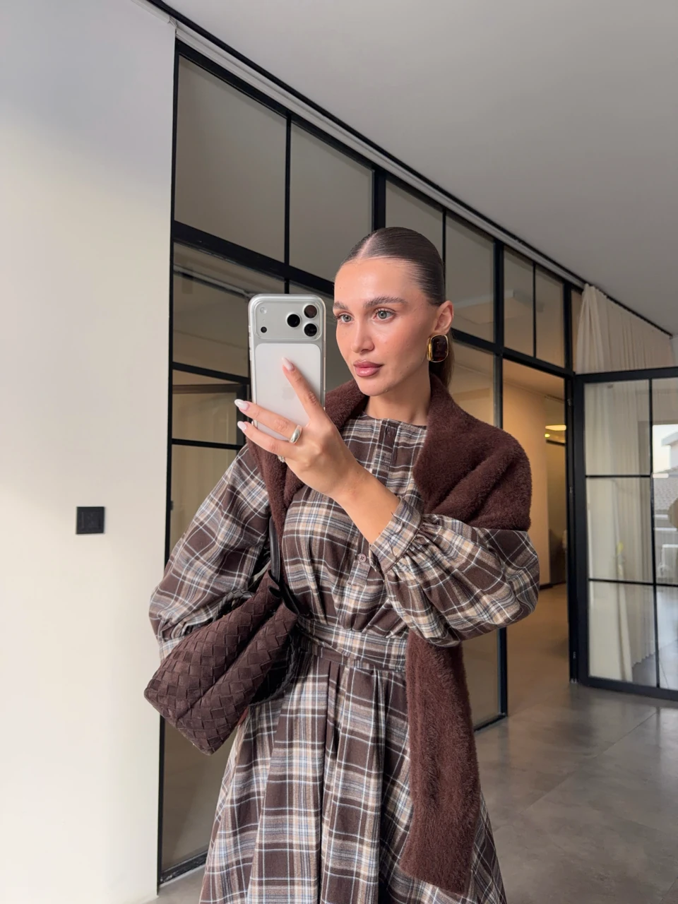 EKOSE DESENLİ DÜĞMELİ MAXİ ELBİSE - Kahverengi