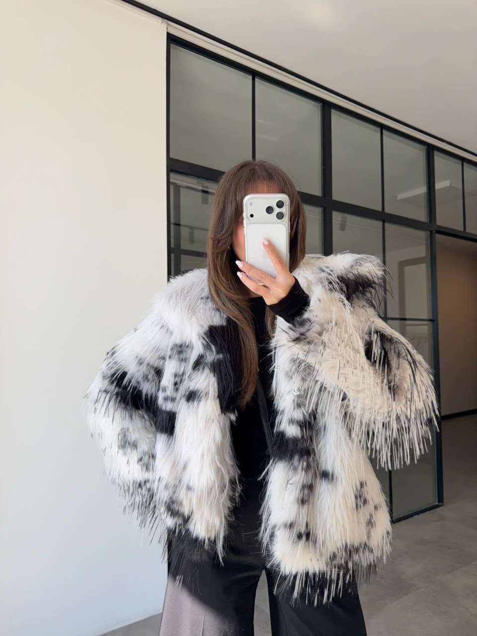 SİYAH DESENLİ KÜRK