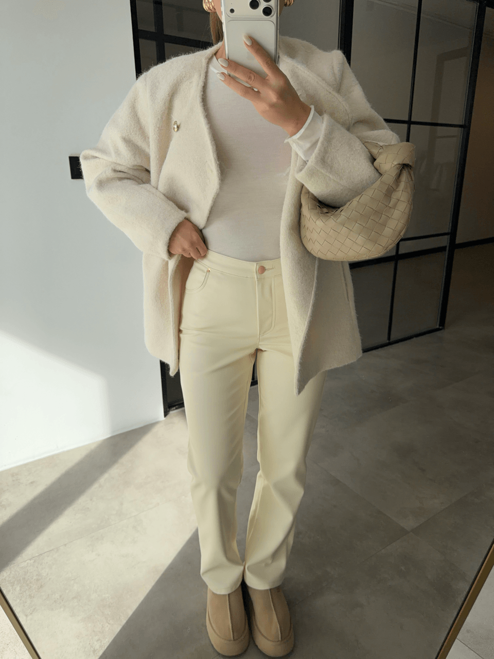 YÜKSEK BEL EKRU DERİ PANTOLON