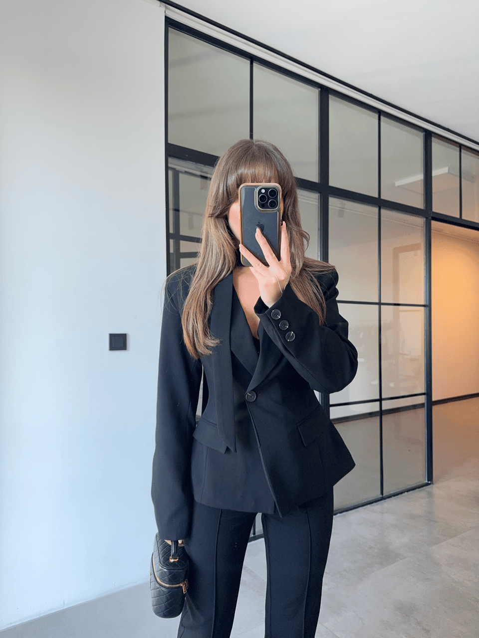 BELDEN OTURTMALI FULARLI SİYAH BLAZER CEKET