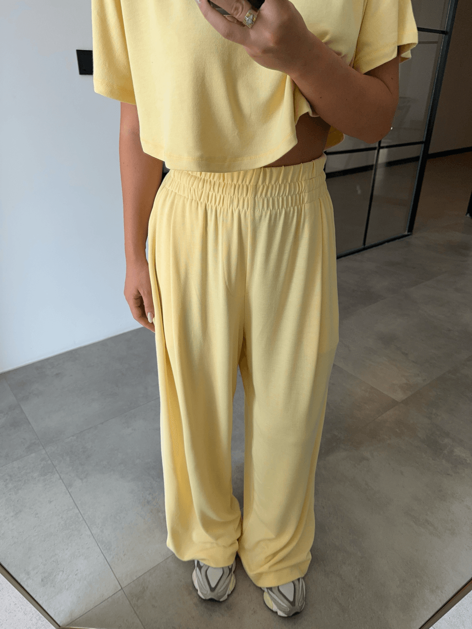 MODAL KUMAŞ BUTTER YELLOW BOL PAÇA EŞOFMAN 