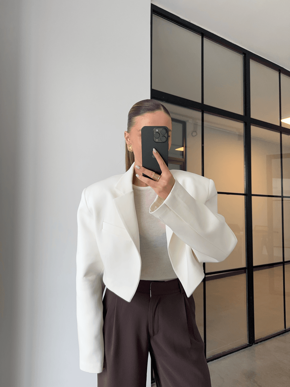 PREMİUM VATKALI EKRU CROP BLAZER