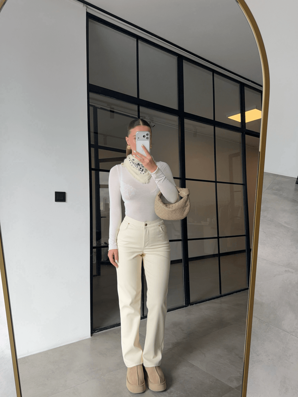 YÜKSEK BEL EKRU DERİ PANTOLON