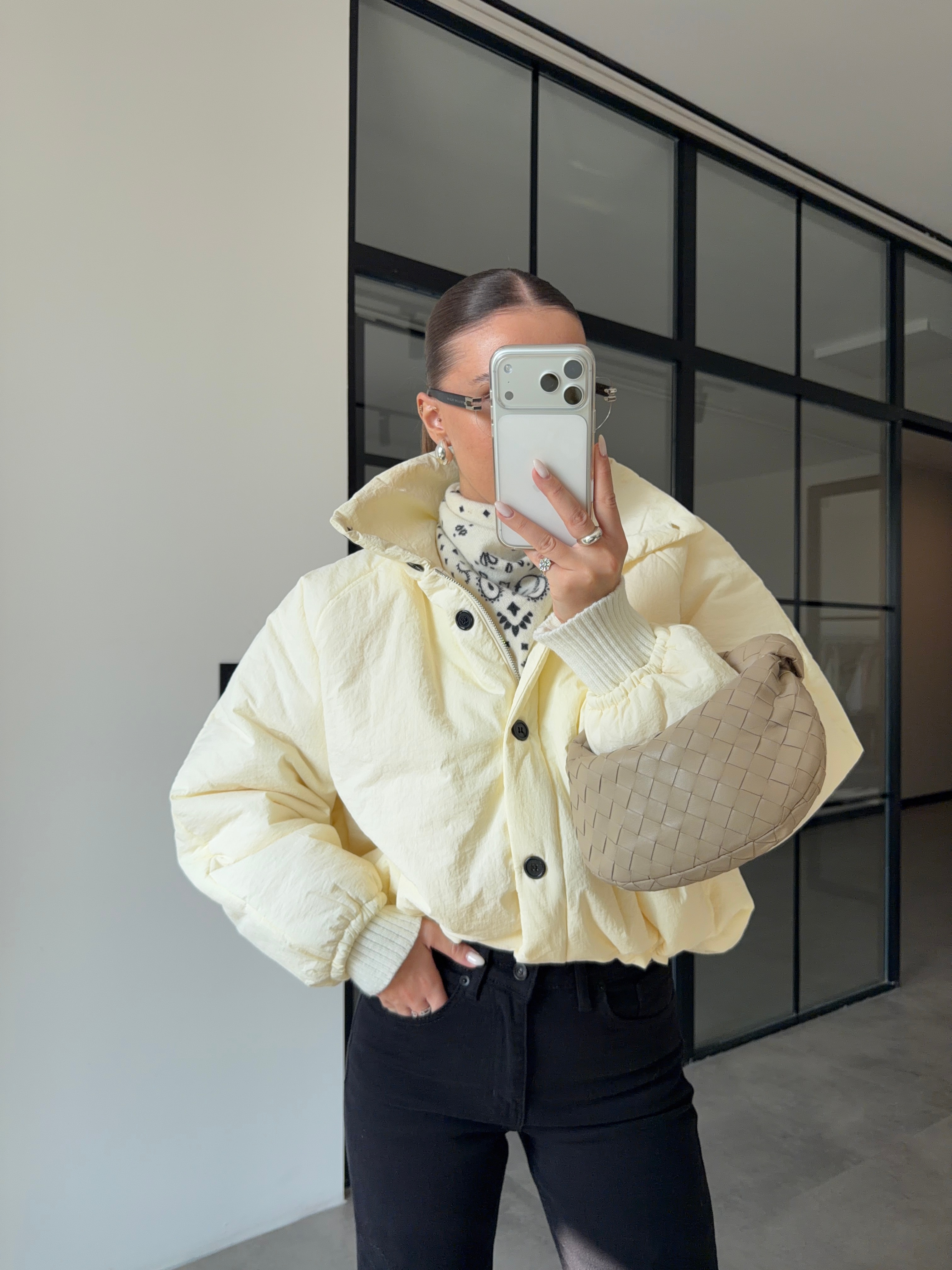 İÇİ DOLGULU EKRU ŞİŞME MONT 