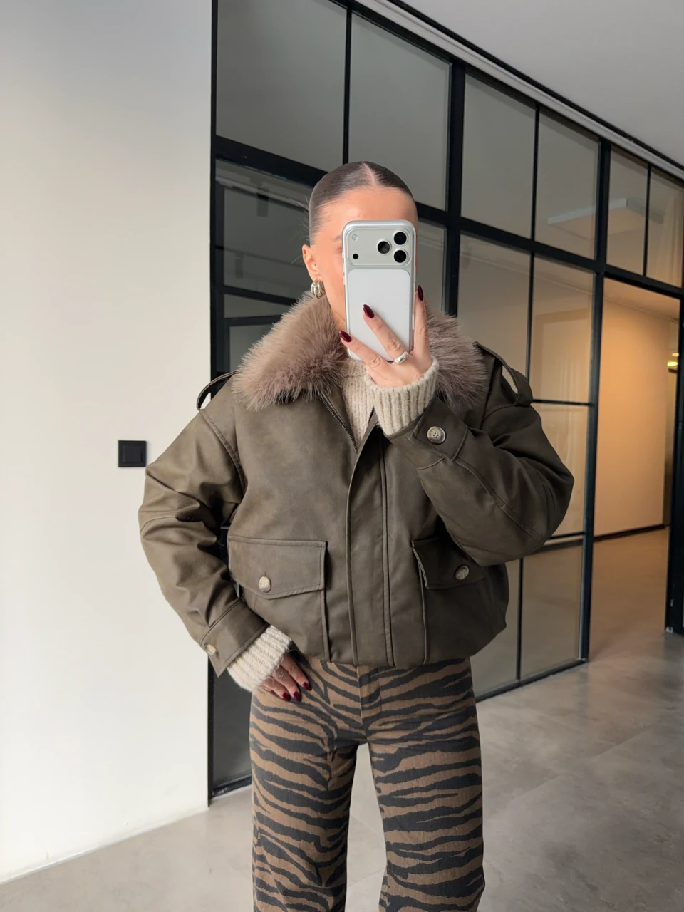 YAKASI KÜRKLÜ HAKİ DERİ MONT