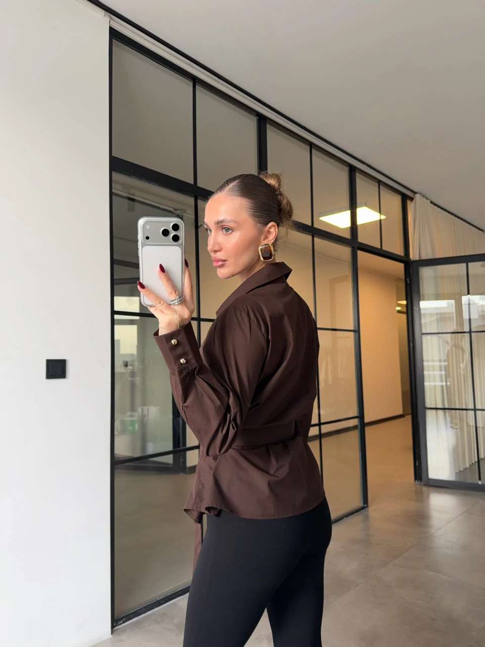 KEMERLİ ACI KAHVE POPLİN GÖMLEK