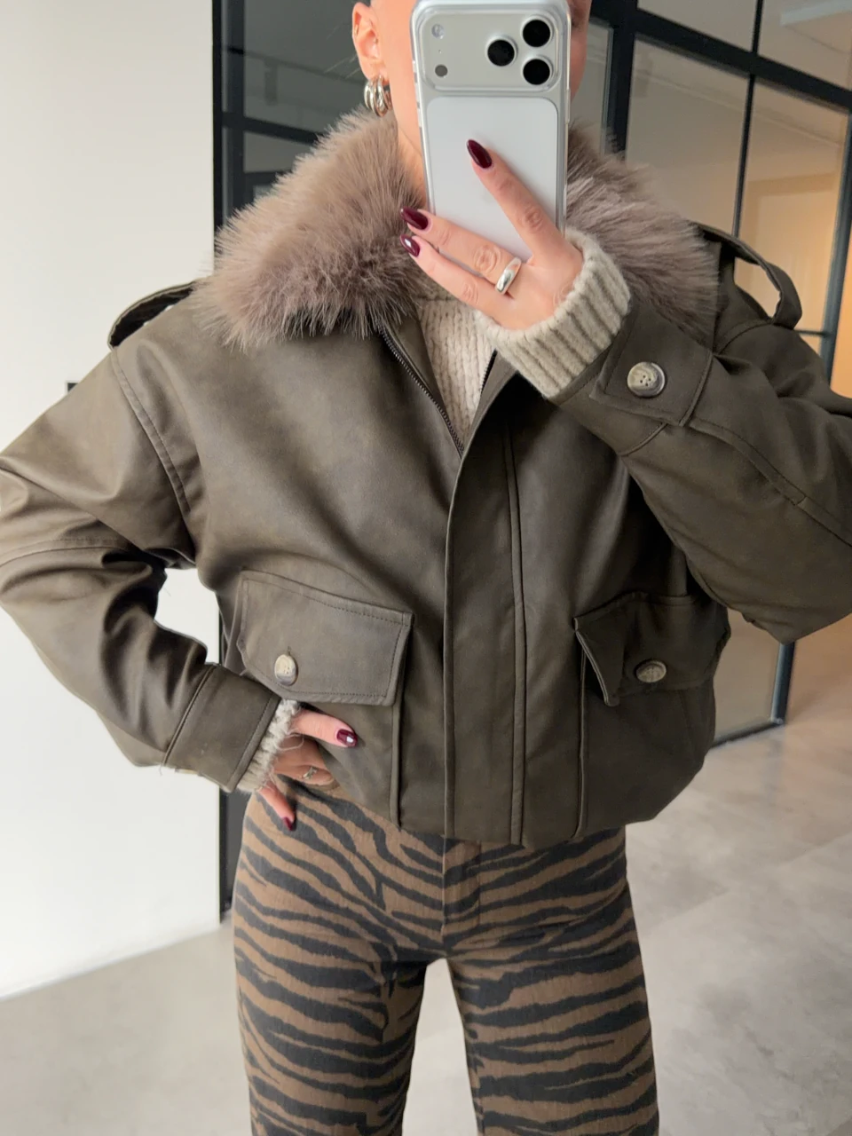 YAKASI KÜRKLÜ HAKİ DERİ MONT