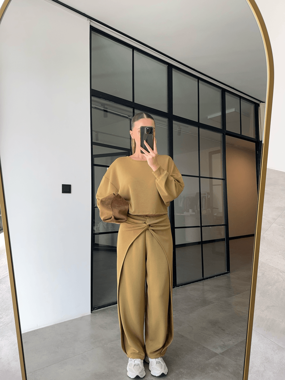 SIRT DEKOLTELİ SWEAT DÜĞÜMLÜ PANTOLON YAĞ YEŞİLİ MODAL TAKIM