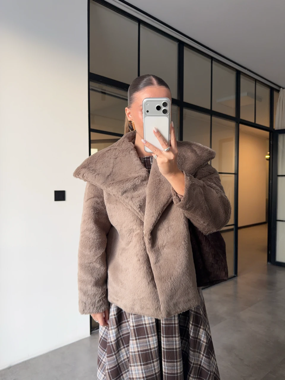 ŞAL YAKA KÜRK MONT