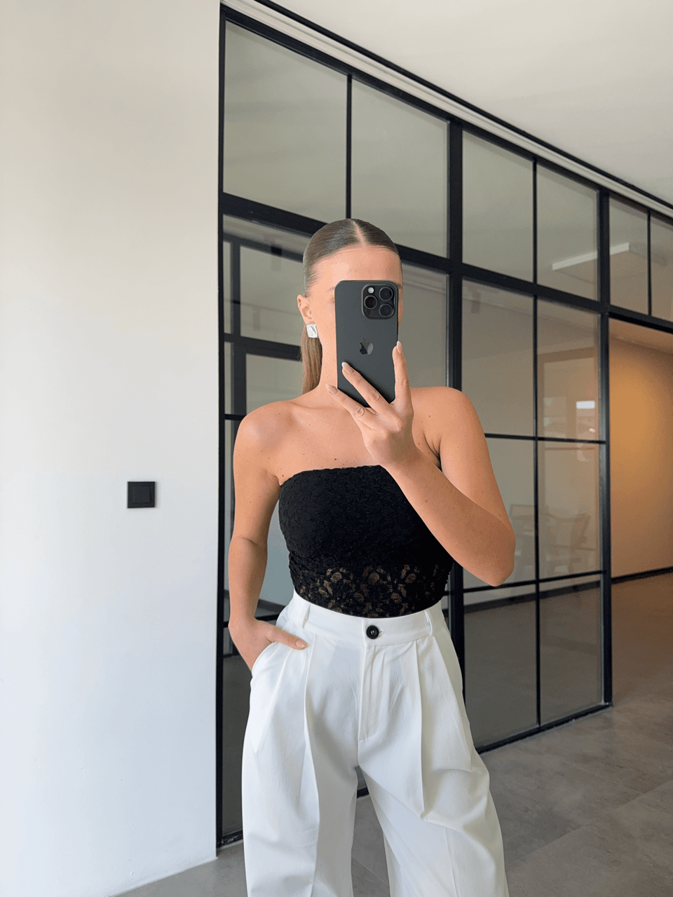 CROP ASTARLI STRAPLEZ SİYAH DANTEL BLUZ 
