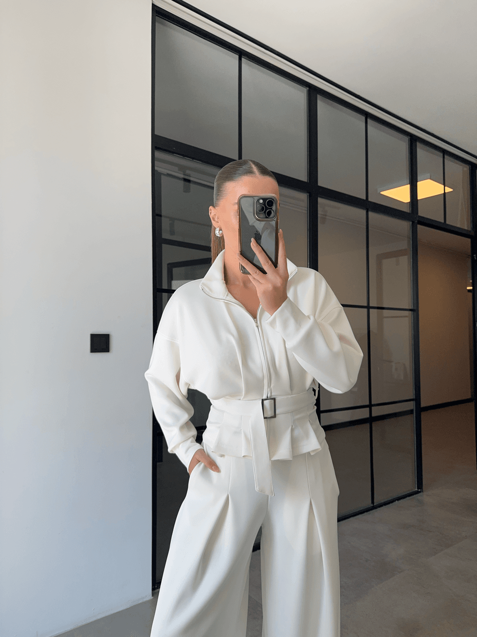 GENİŞ PAÇALI PANTOLON KEMERLİ CEKET BEYAZ MODAL TAKIM