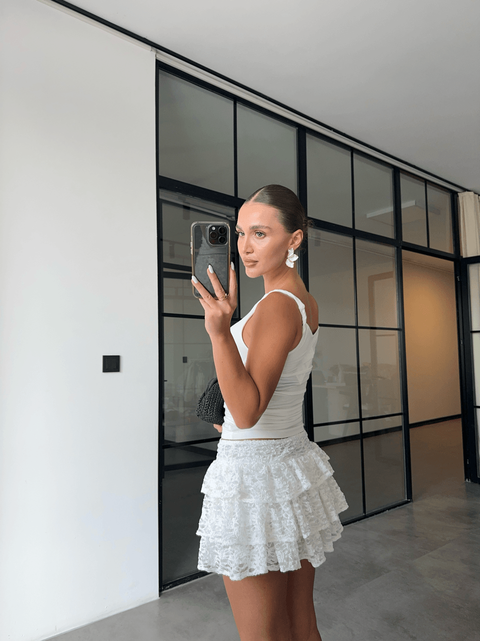 WHITE LACE SKIRT WITH SHORTS INSIDE