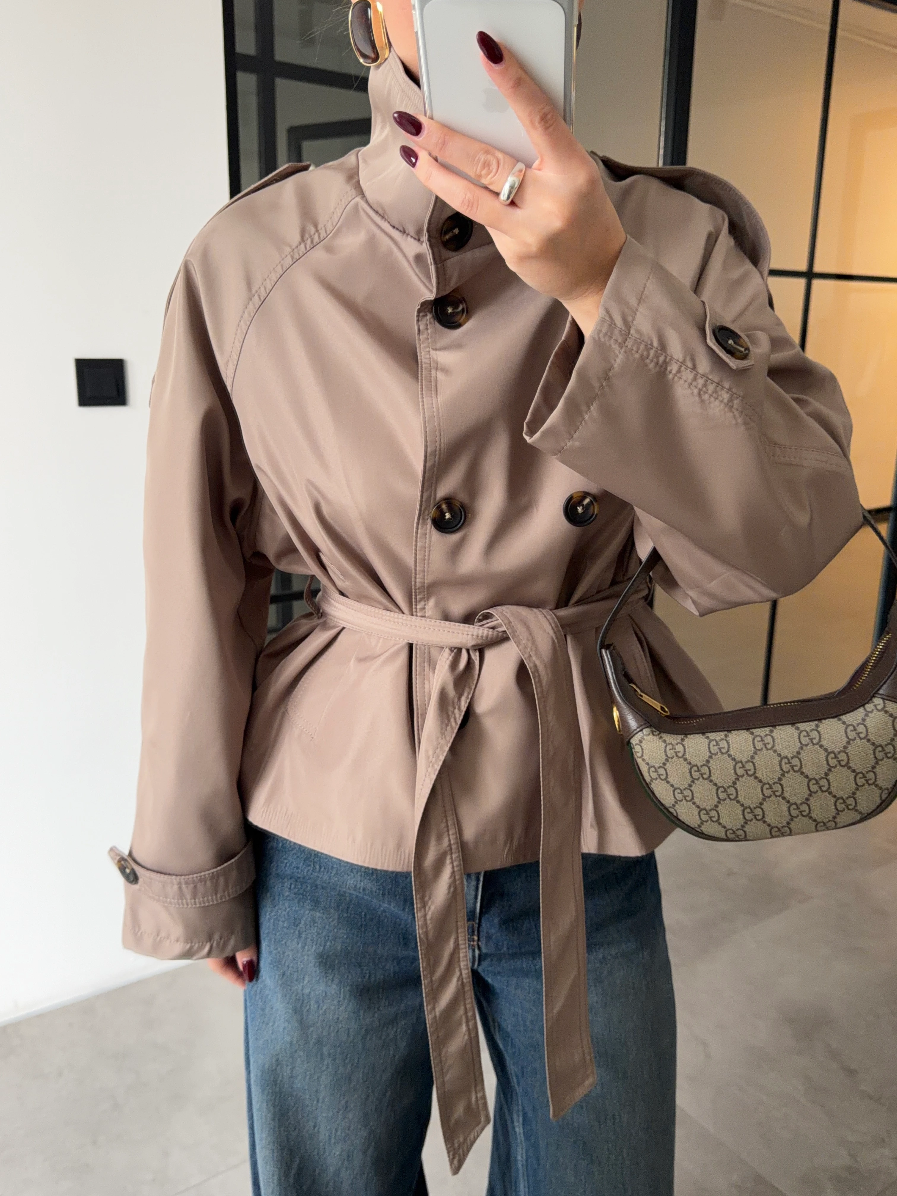 DİK YAKA CAMEL TRENÇKOT