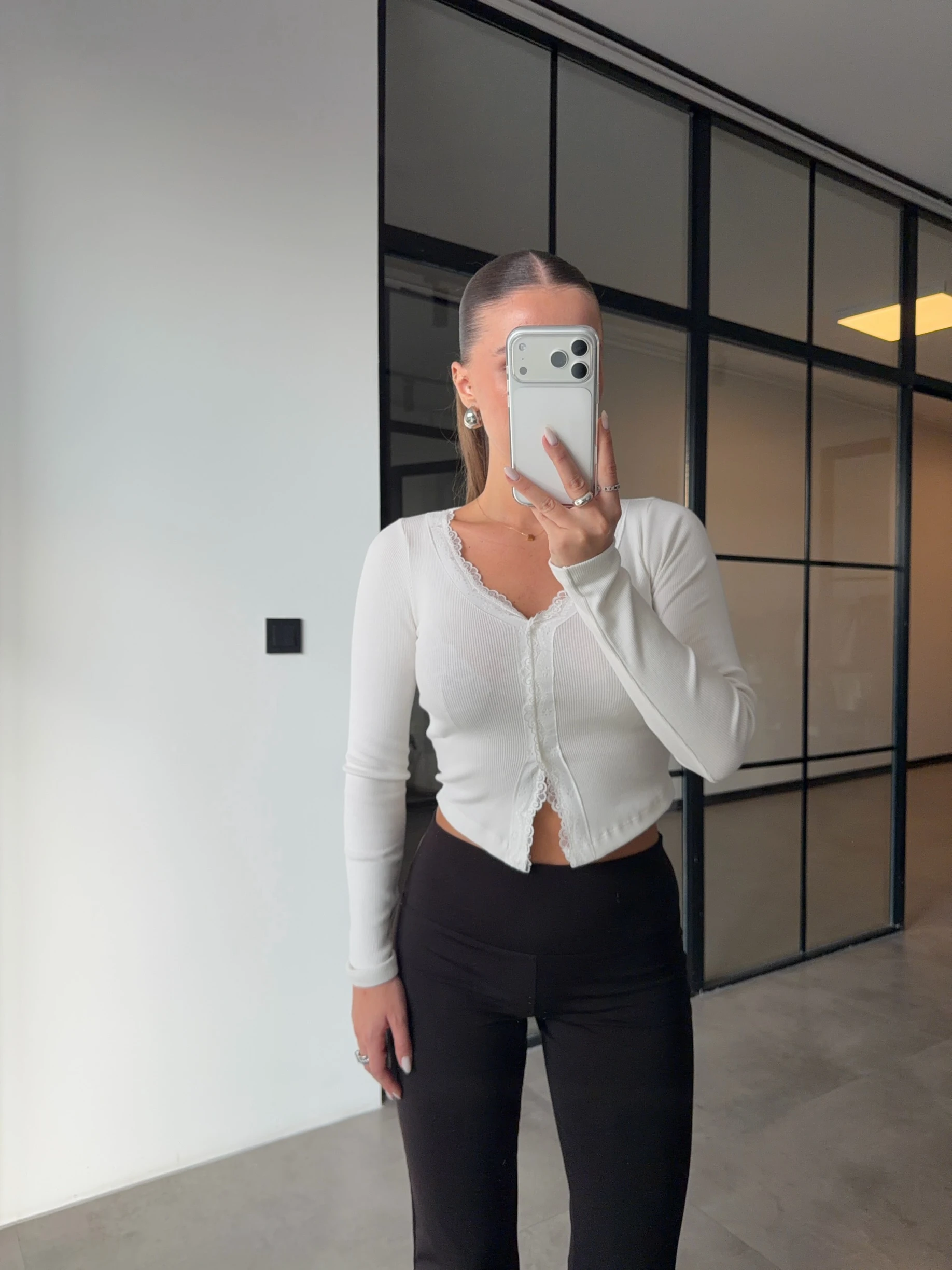 DANTEL DETAYLI EKRU BODY