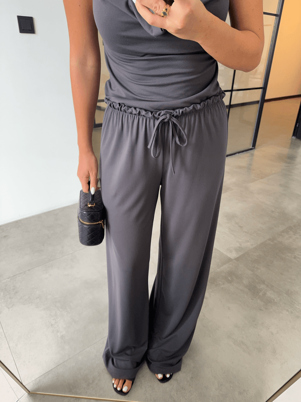 ANTRASİT HALTER YAKA DÖKÜMLÜ BLUZ PANTOLON MODAL TAKIM