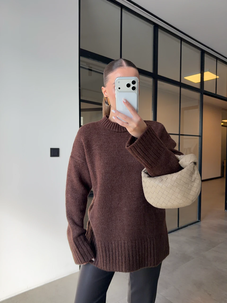 BİSİKLET YAKA OVERSİZE KOYU TARÇIN KAZAK