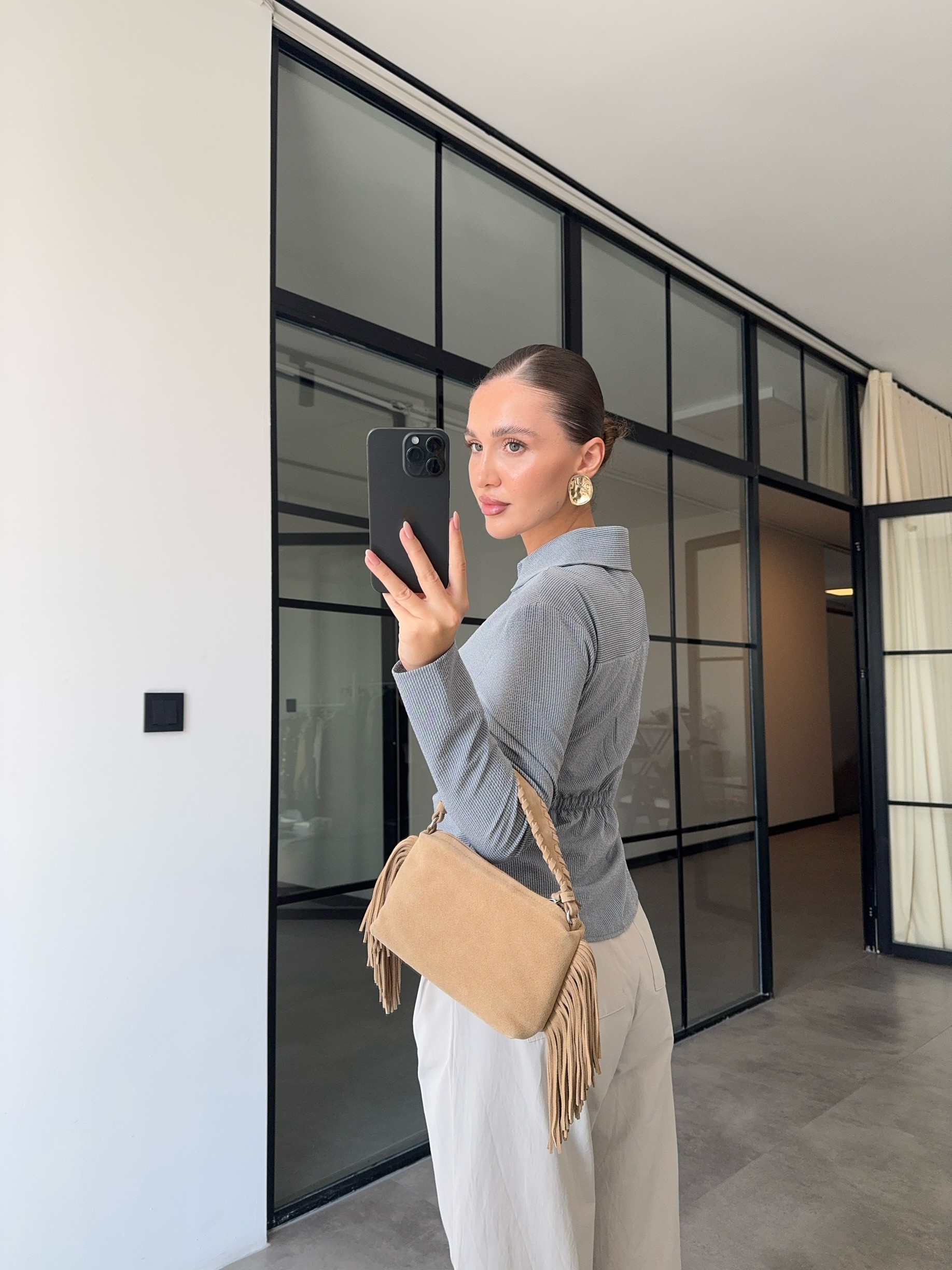 BELDEN OTURTMALI DÜĞMELİ FİTİLLİ LACİVERT GÖMLEK