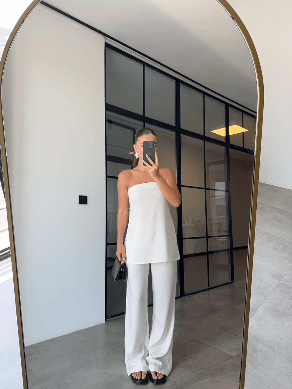 BEYAZ SATEN STRAPLEZ BLUZ PANTOLON TAKIM
