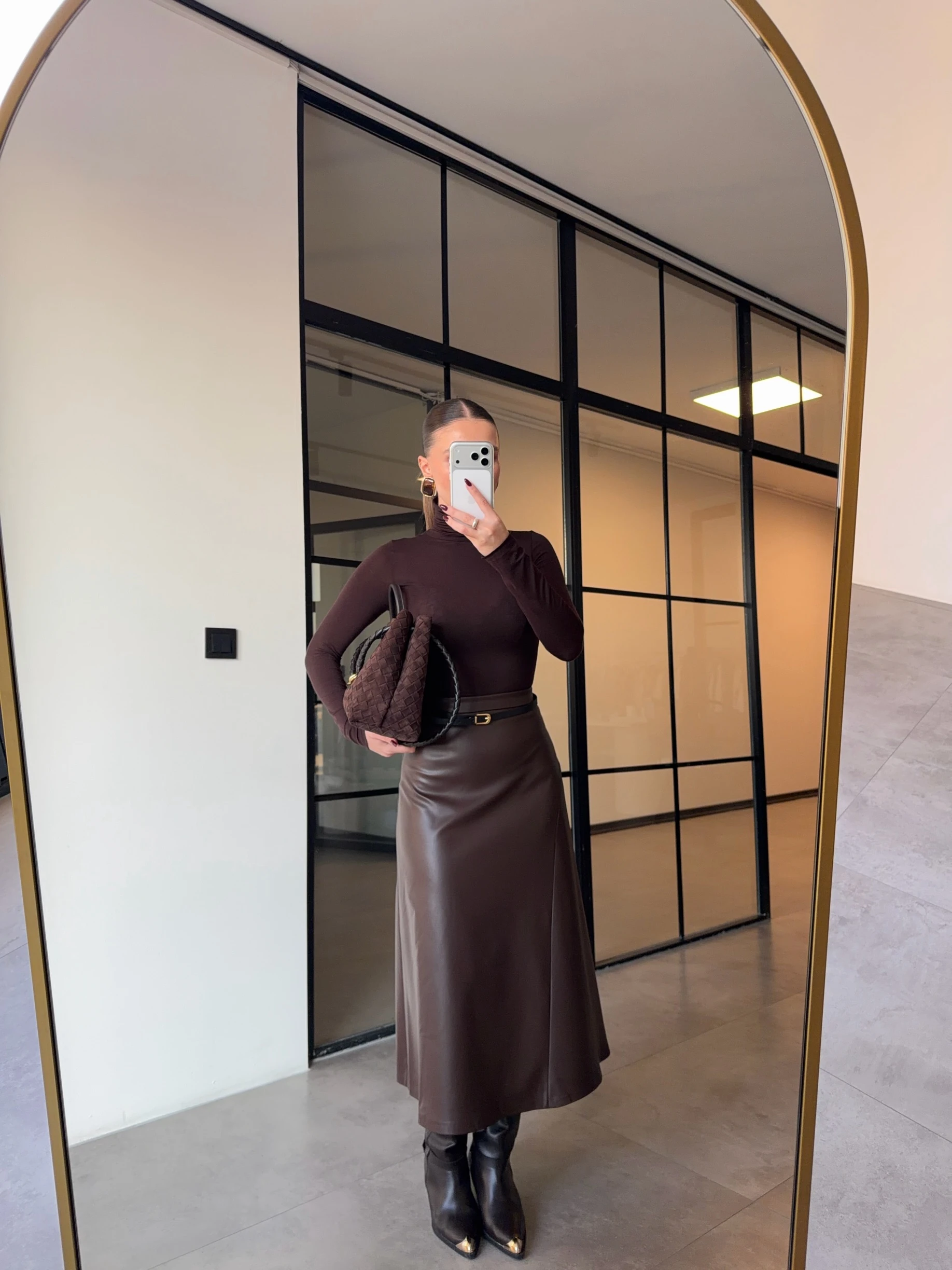 KEMERLİ MAXİ KAHVERENGİ DERİ ETEK