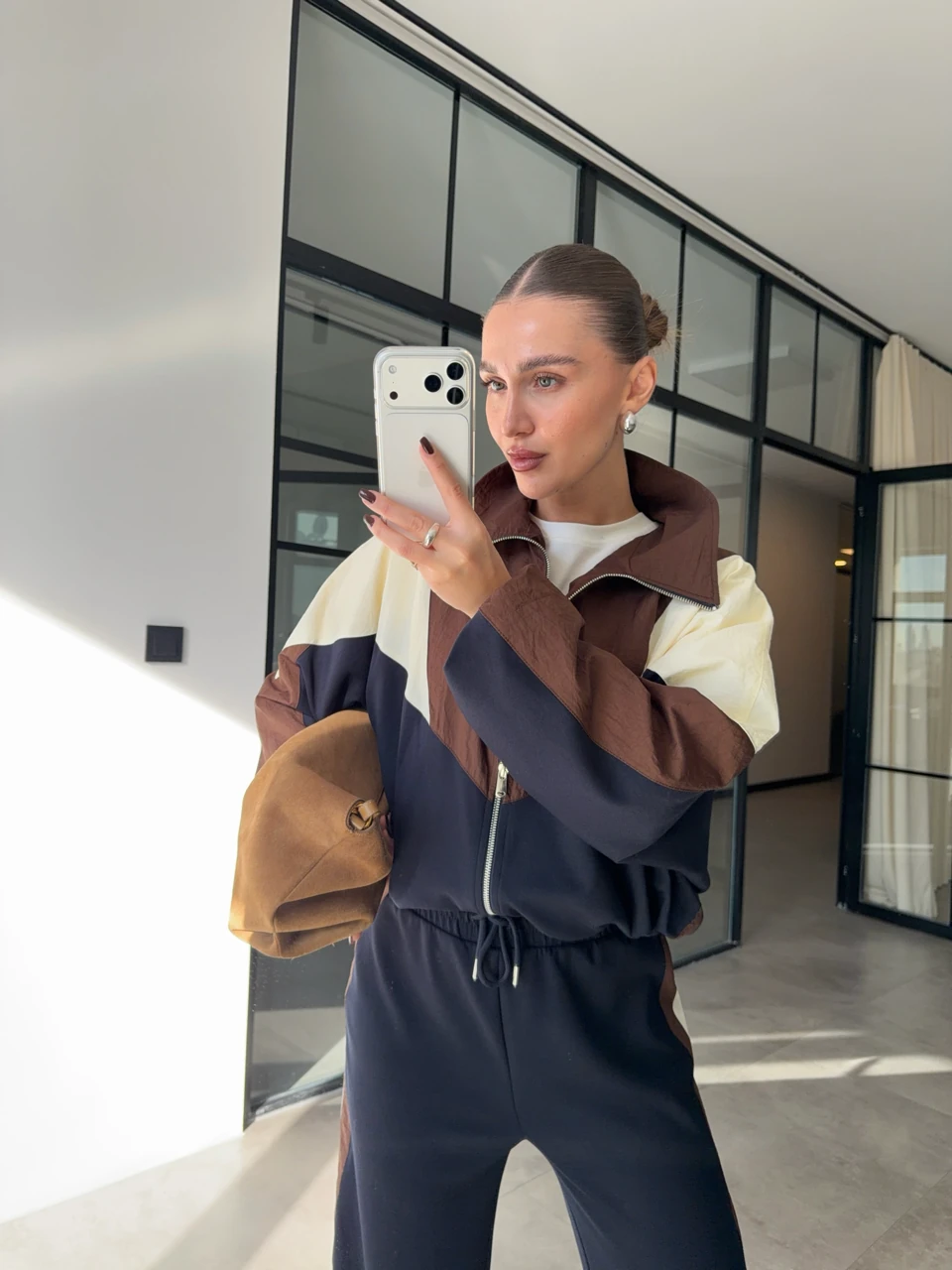 RENKLİ PARÇALI EŞOFMAN TAKIMI