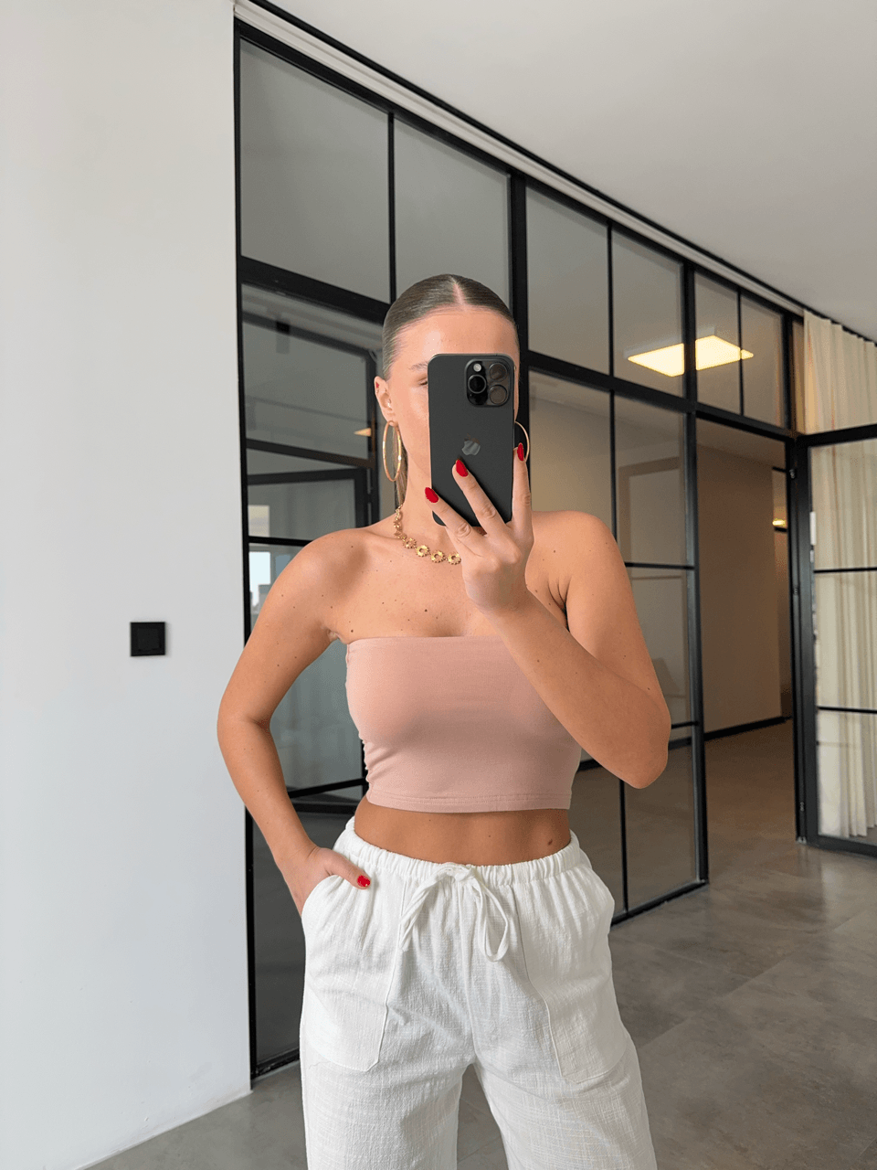 GÖĞÜS KUPLU NUDE STRAPLEZ CROP BLUZ