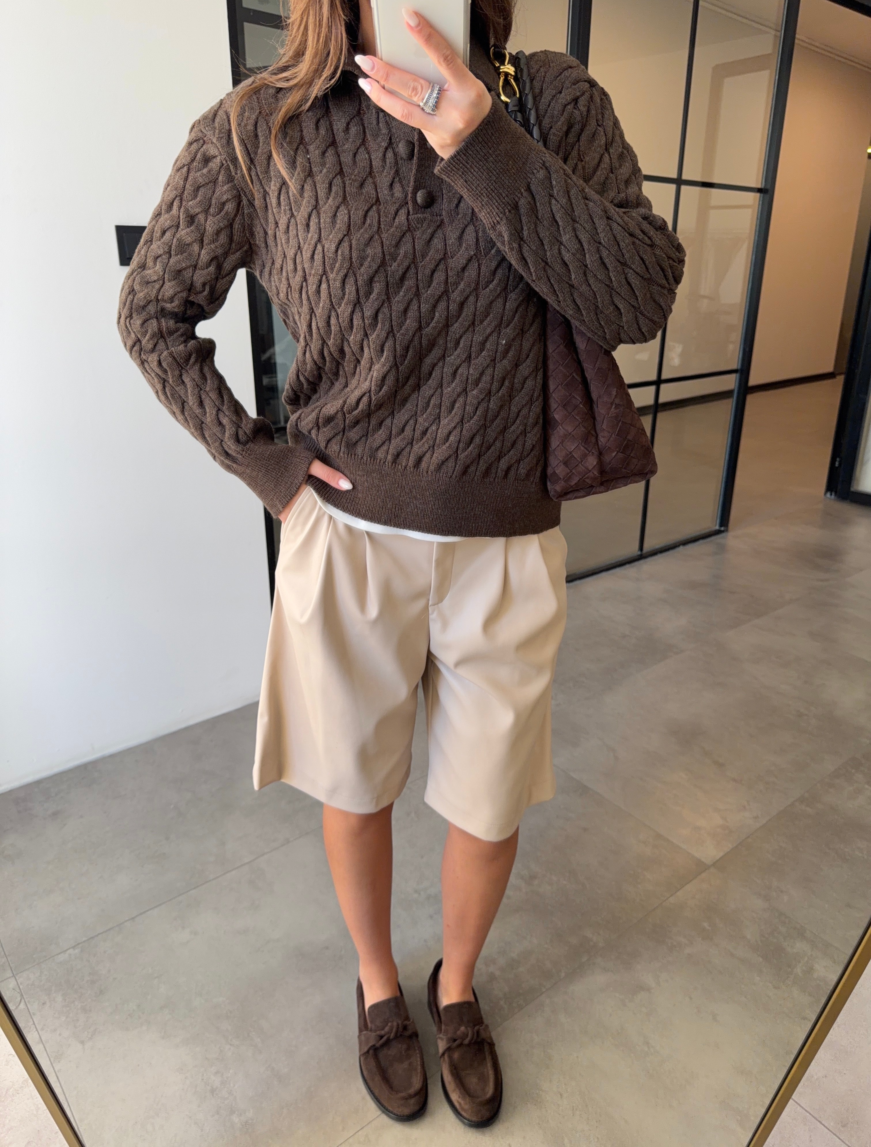 BEJ RENGİ DERİ BERMUDA