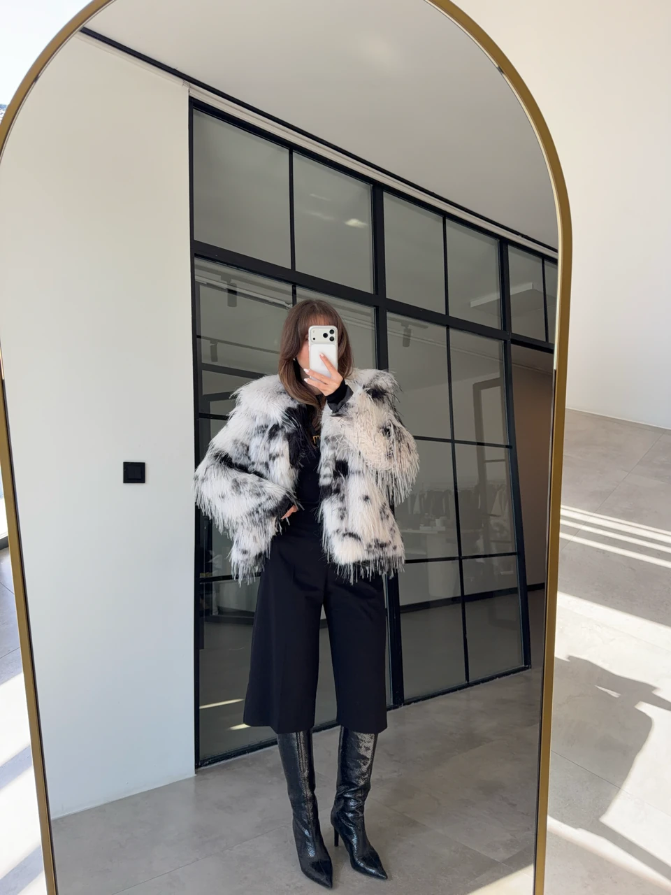 SİYAH DESENLİ KÜRK