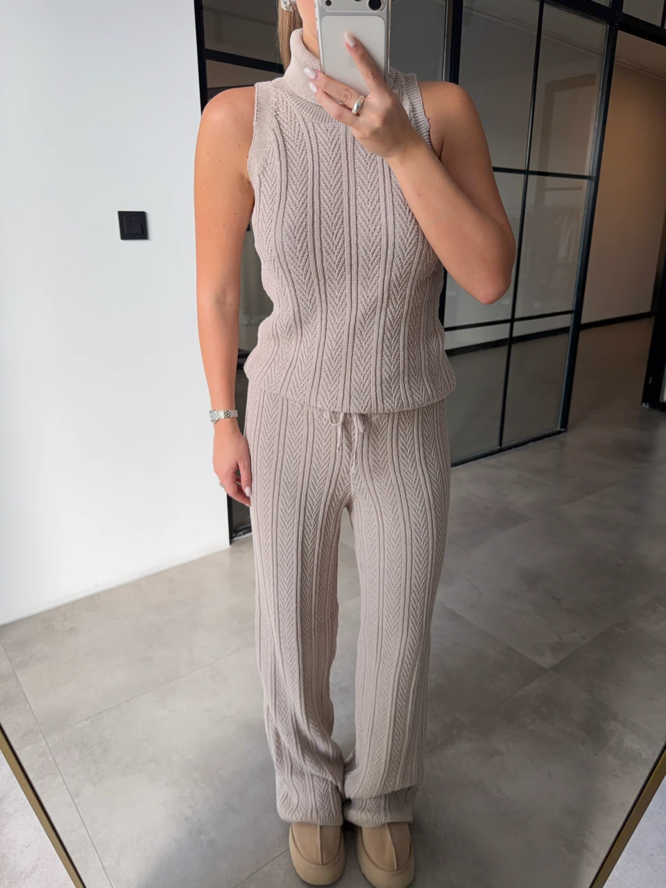 BOĞAZLI DESENLİ 3'LÜ TAŞ RENGİ TRİKO TAKIM