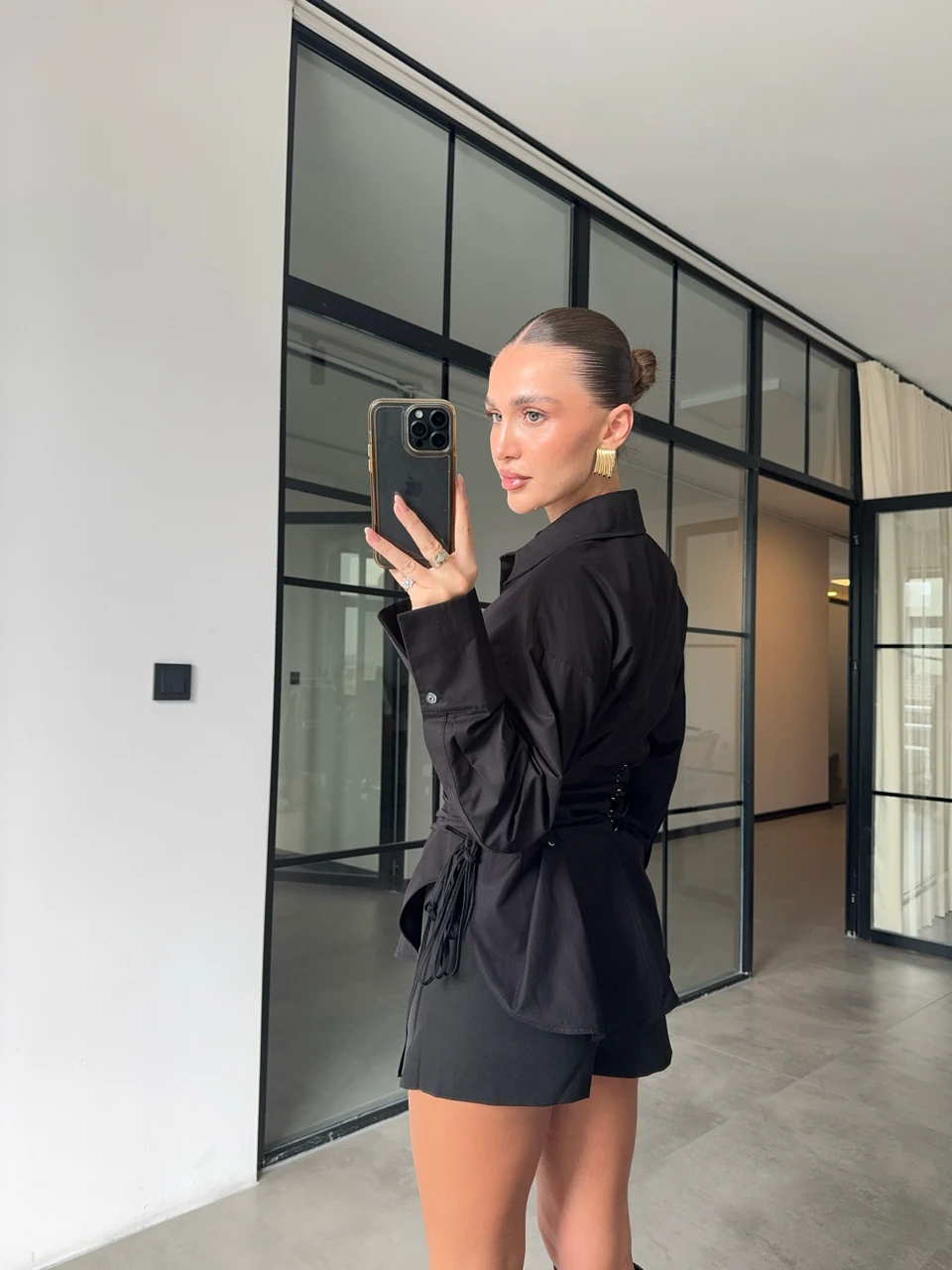 KUŞGÖZLÜ İP BAĞLAMALI SİYAH TASARIM GÖMLEK