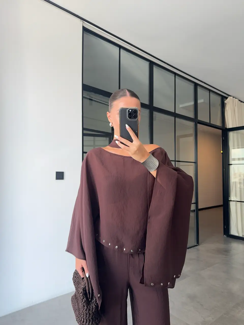 Metal Detaylı Düz Tweed Pelerin