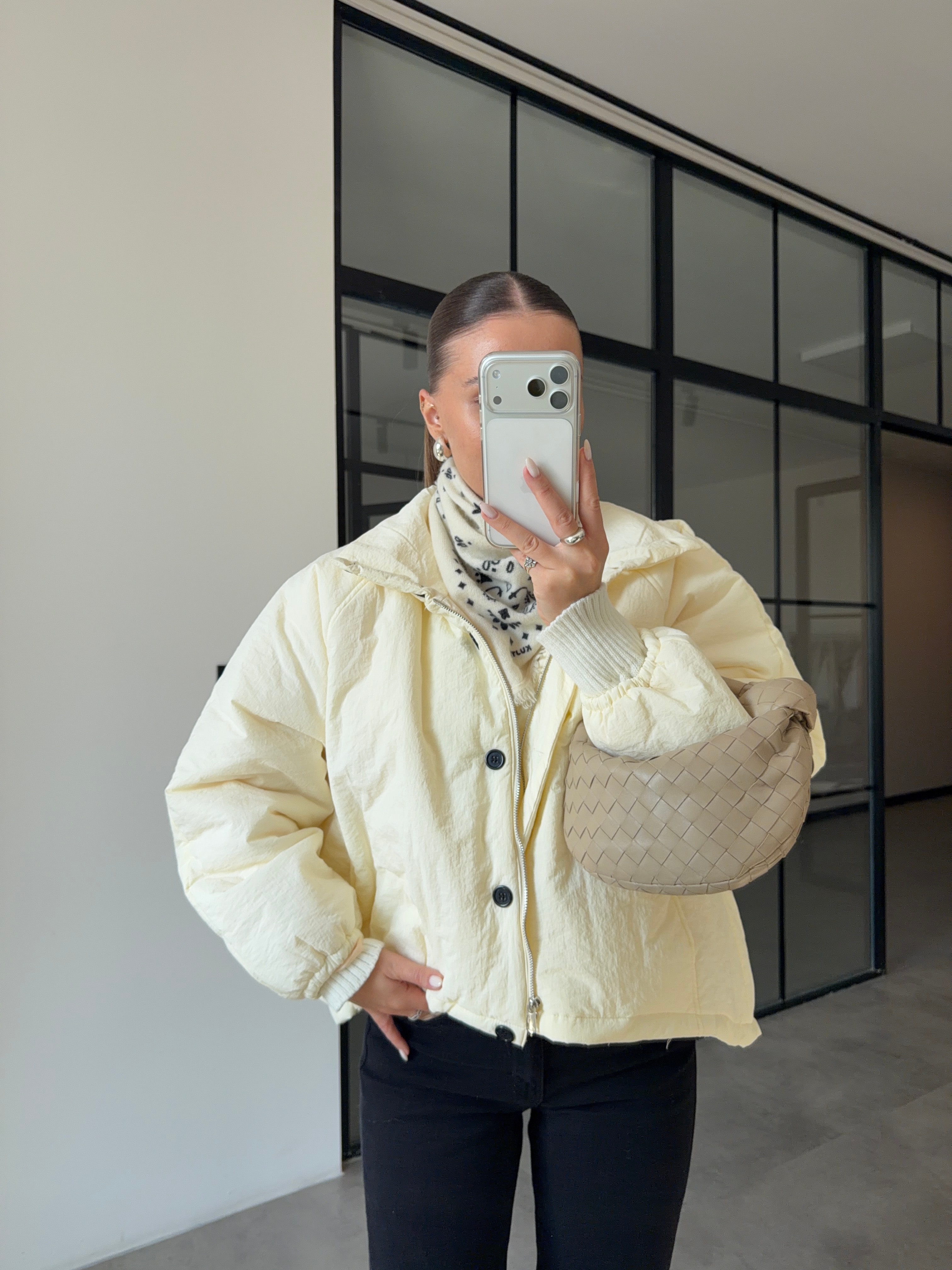 İÇİ DOLGULU EKRU ŞİŞME MONT 