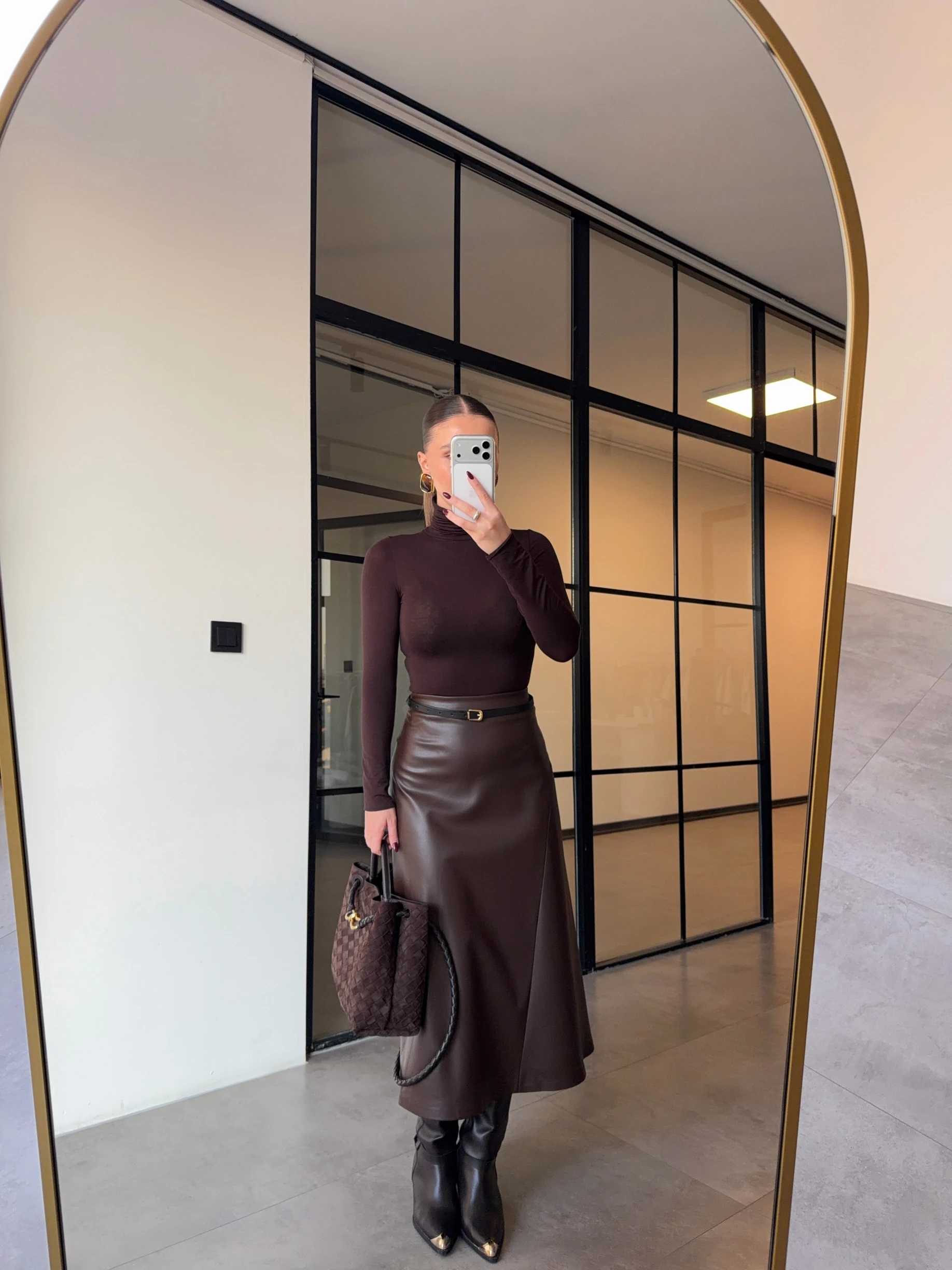 KEMERLİ MAXİ KAHVERENGİ DERİ ETEK