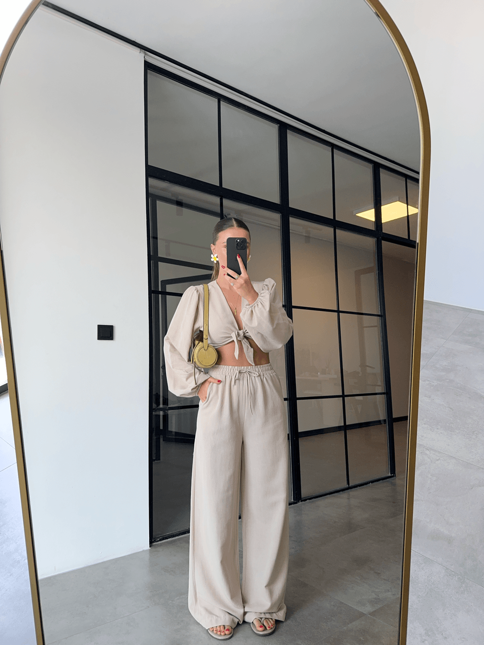 BAĞLAMALI CROP BLUZ PANTOLON BEJ RENGİ KETEN TAKIM
