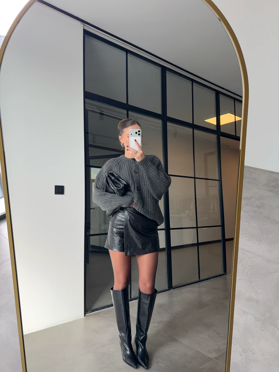 SİYAH ÇAPRAZ KAPAMA DERİ ŞORT ETEK