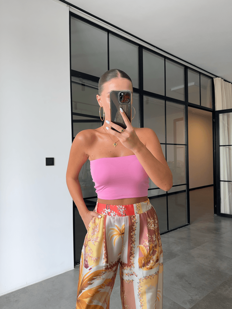 GÖĞÜS KUPLU PEMBE STRAPLEZ CROP BLUZ
