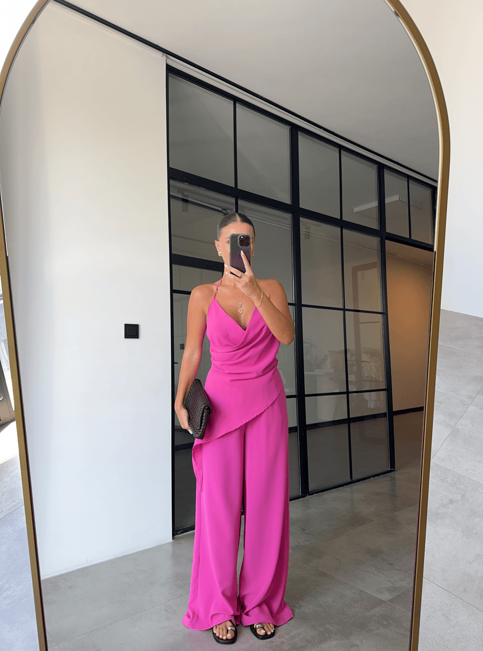 SHOULDER-CUT ASYMMETRIC BLOUSE TROUSERS PINK SET