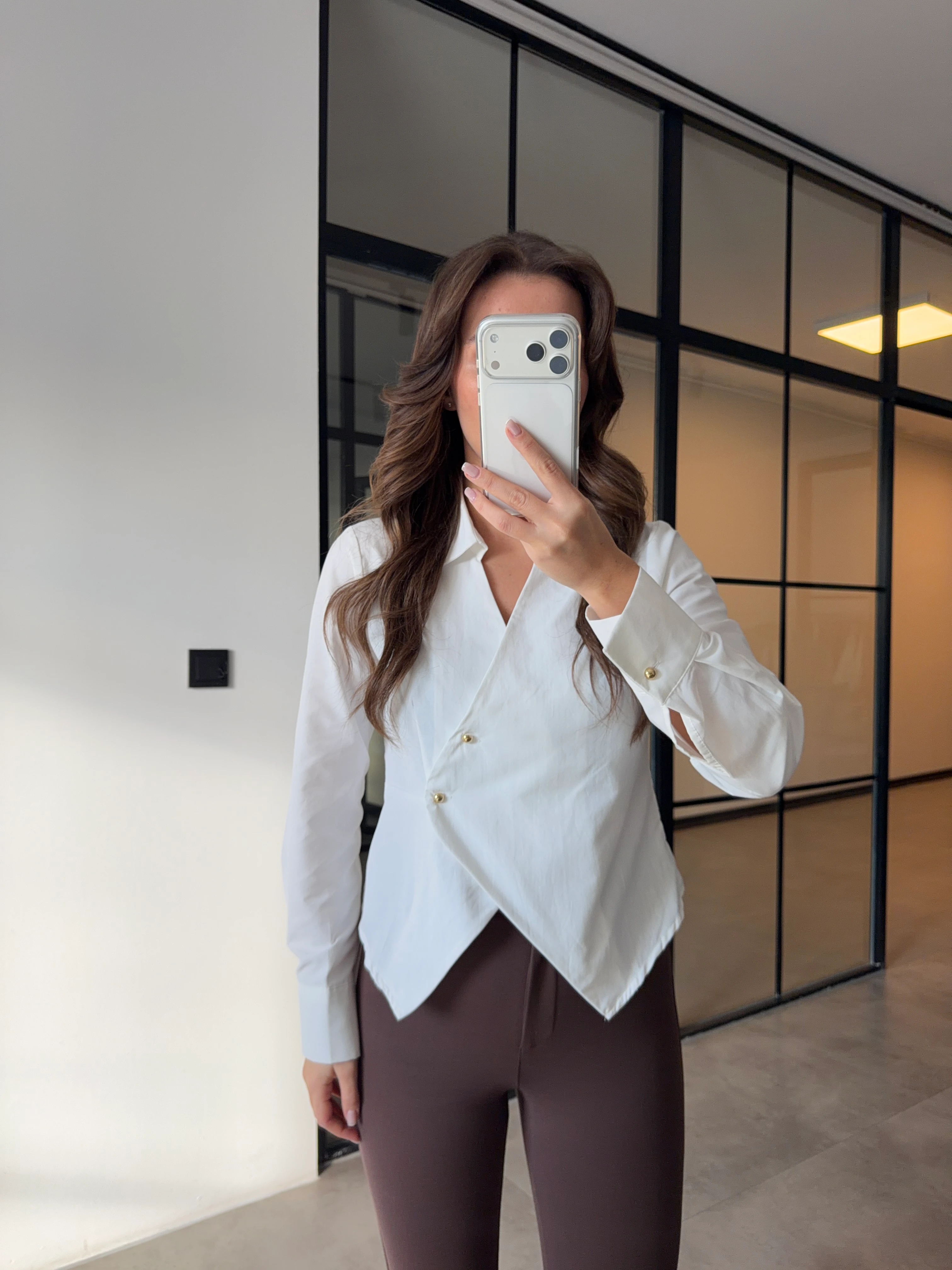 GOLD AKSESUARLI KRUVAZE POPLİN GÖMLEK - Beyaz