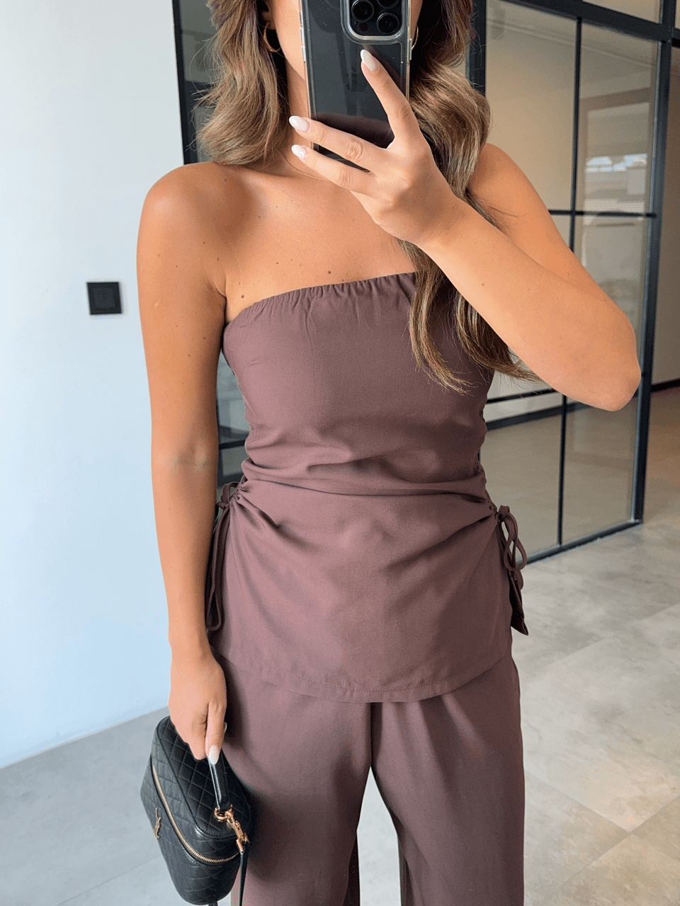 STRAPLESS GATHERED BROWN SUIT