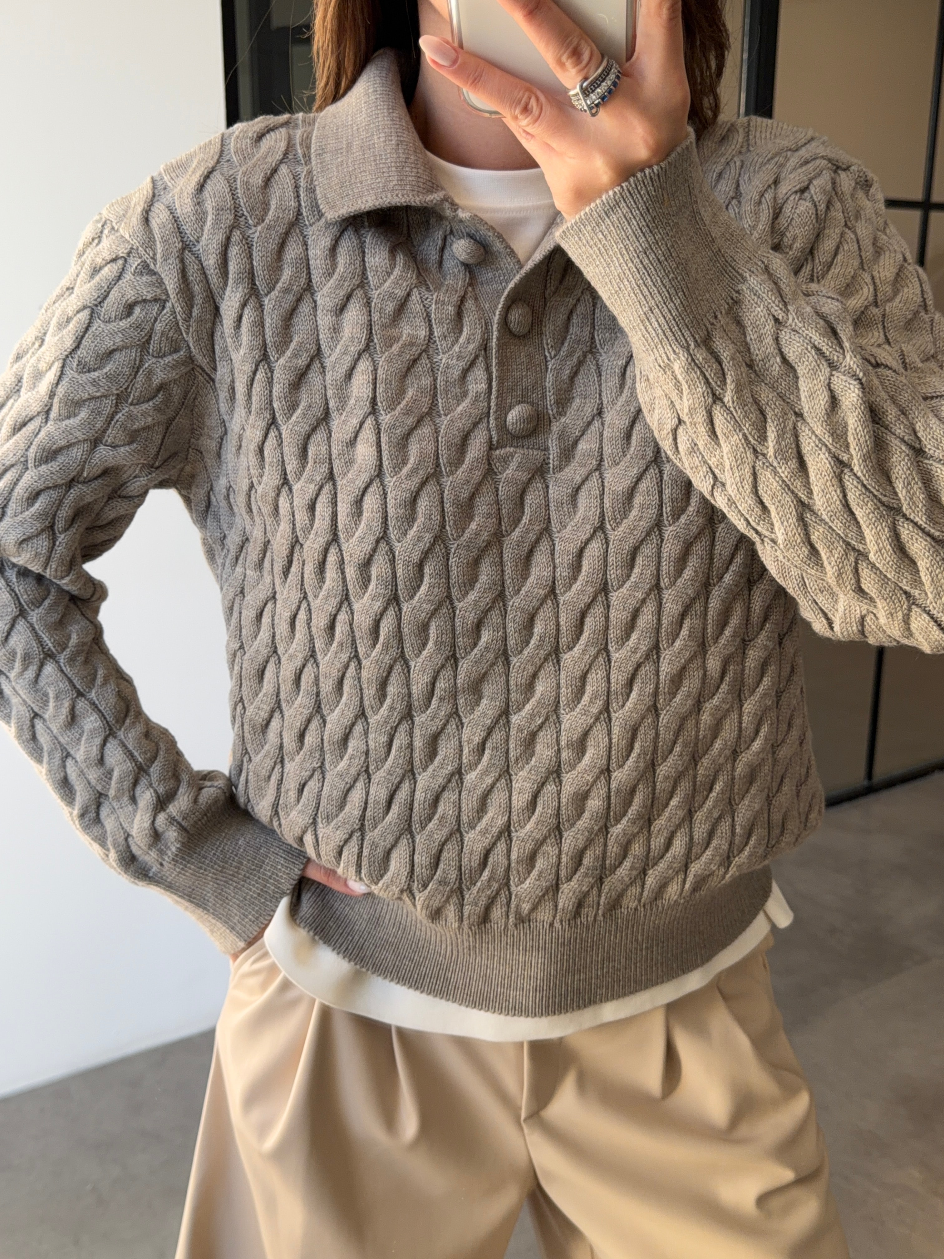 SAÇ ÖRGÜ POLO YAKA KOYU BEJ KAZAK