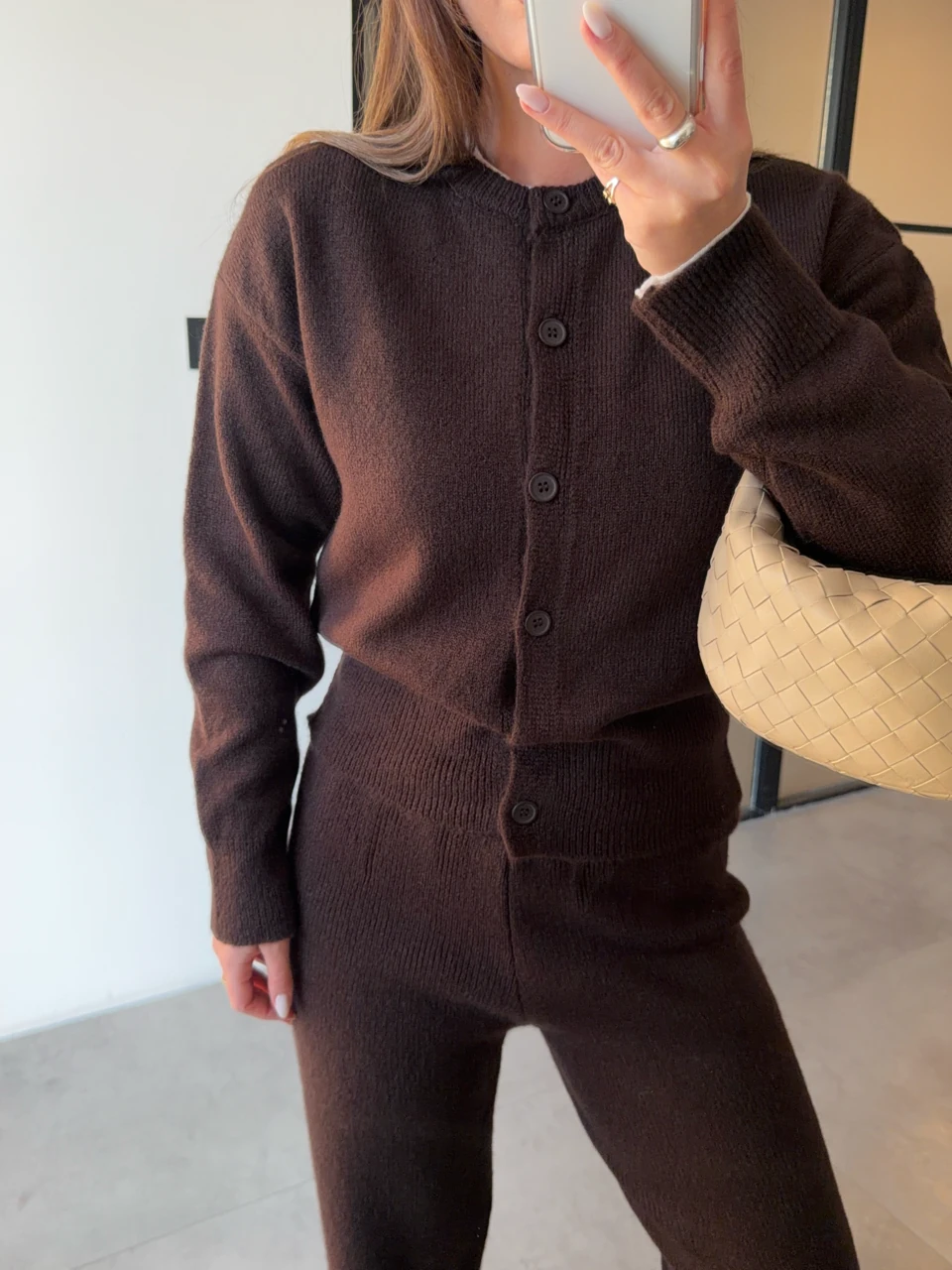 KAHVERENGİ BİSİKLET YAKA DÜĞMELİ HIRKA PANTOLON TRİKO TAKIM