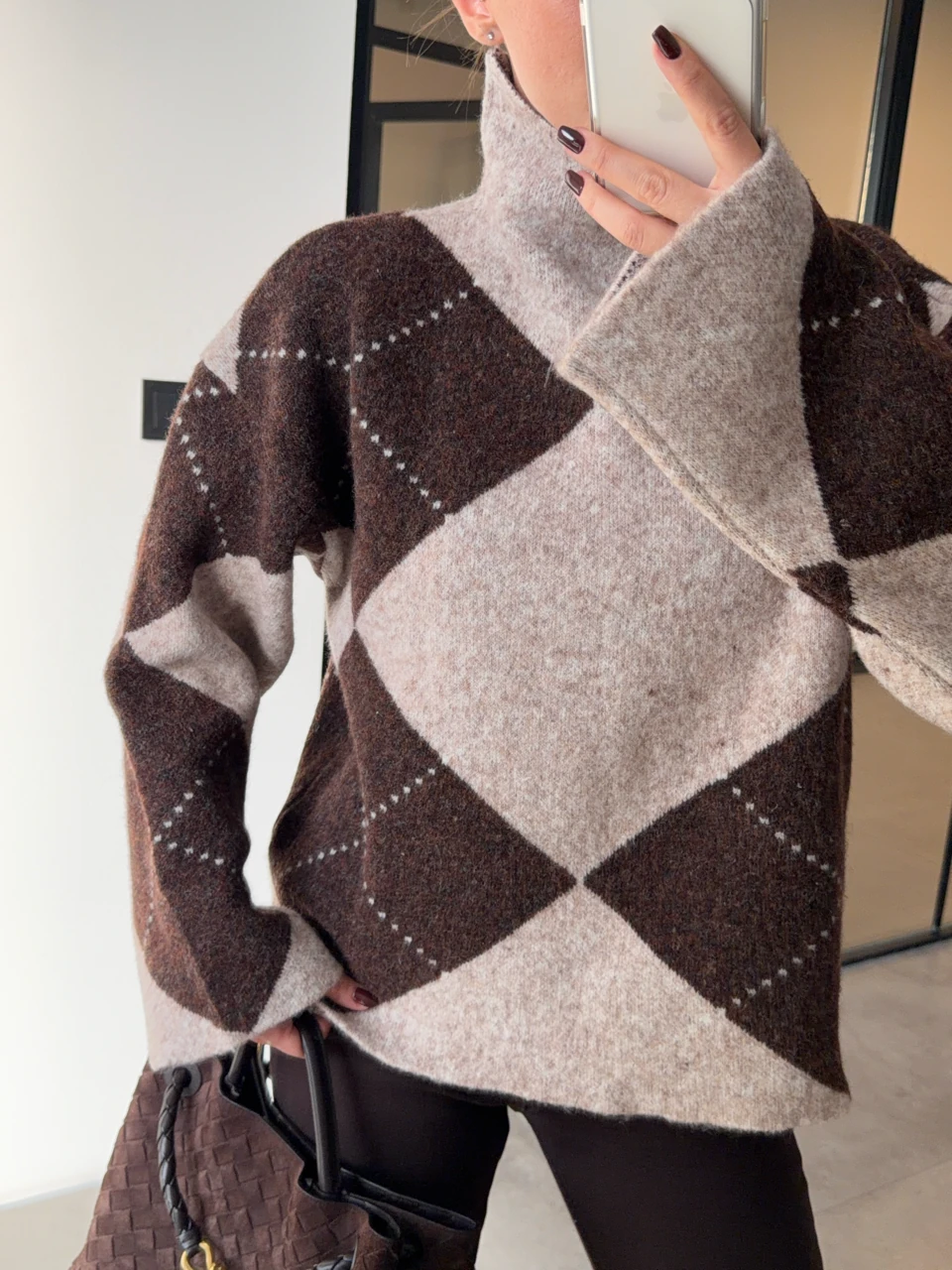 BAKLAVA DESENLİ DİK YAKA KAZAK