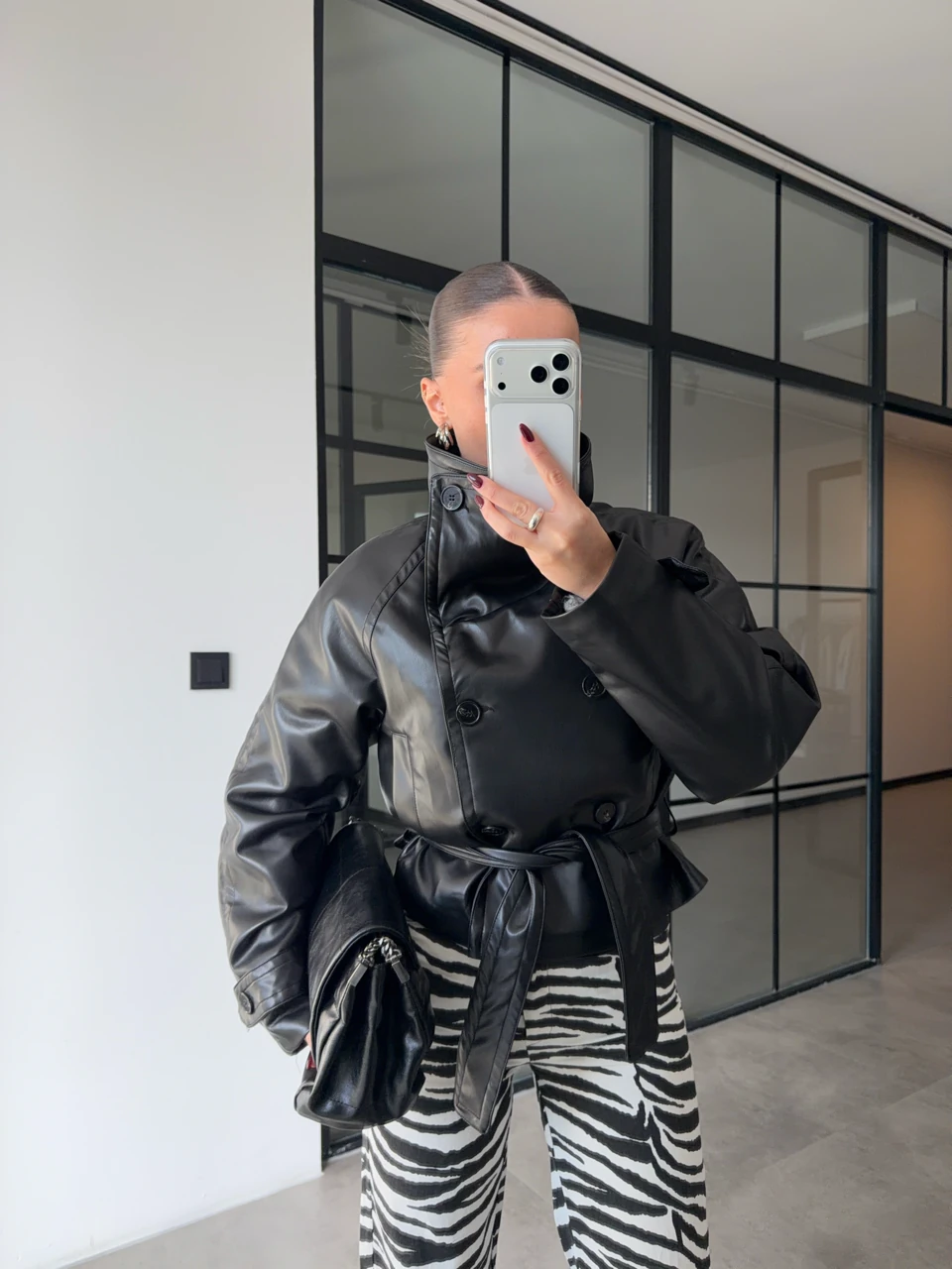 DİK YAKA DERİ KISA TRENÇKOT